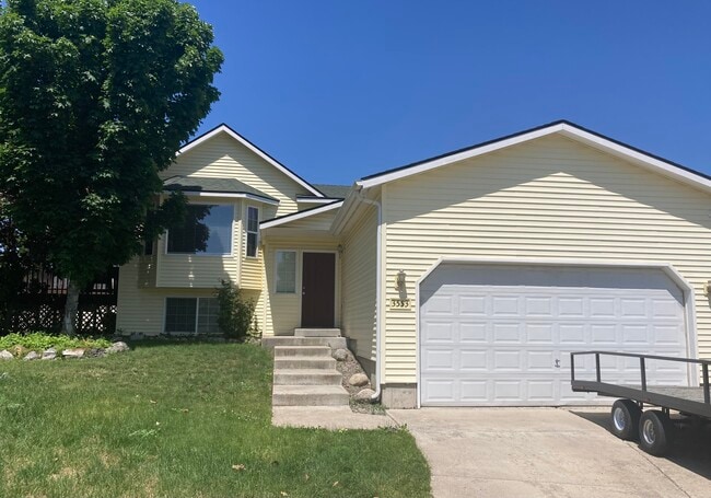 Primary Photo - 3553 E Jordan Dr