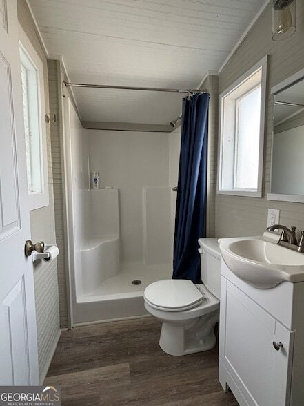 Building Photo - 332 Carr St