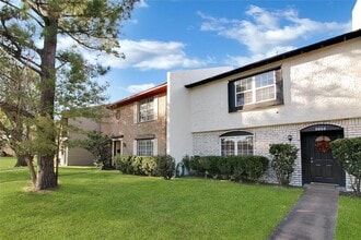 Building Photo - 8868 Kempwood Dr