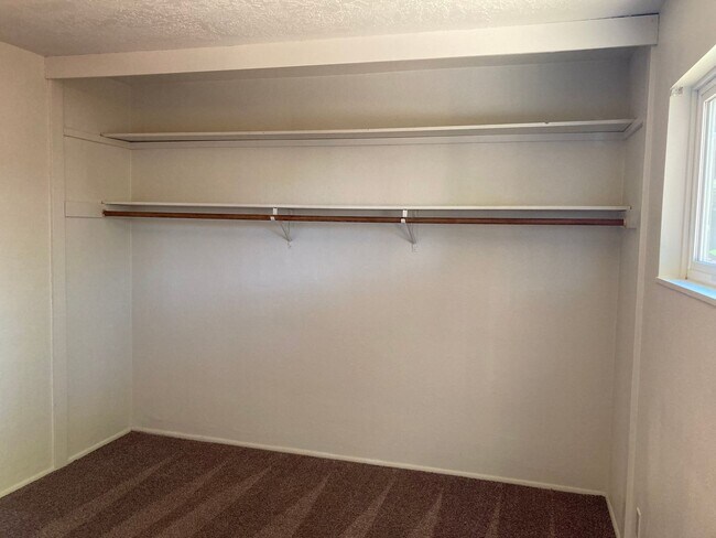 Building Photo - (WLO) 2 Bed/1 Bath Near Campus