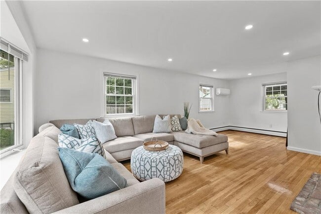 Building Photo - 12 Granada Ter