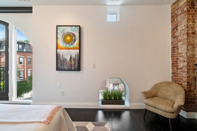 Building Photo - 136 Arlington St