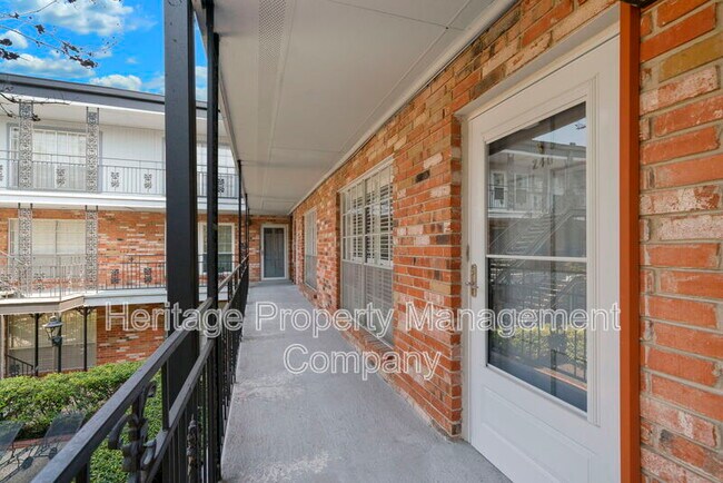 Building Photo - 8401 N New Braunfels Ave