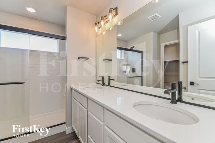 Building Photo - 10093 Luneth Dr