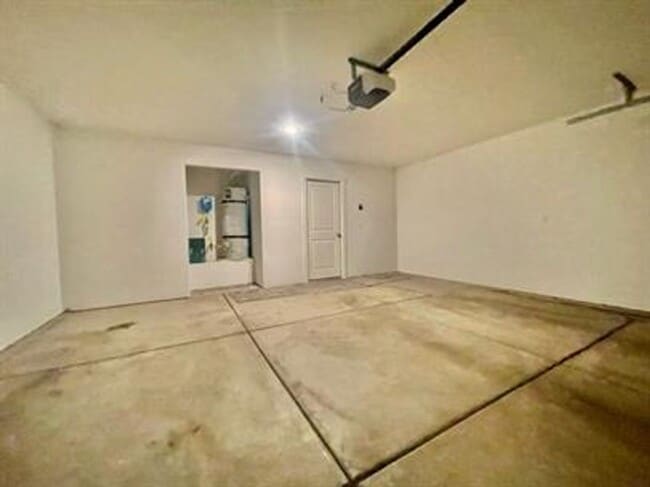 Building Photo - Beautiful 4-Bedroom Modern Home in St. George