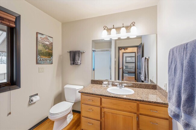 Building Photo - Beautiful Townhome on Golf Course!