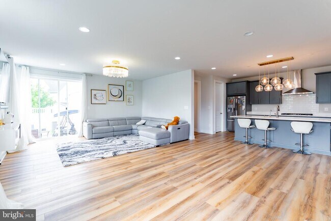 Building Photo - 41914 Spring Air Dr