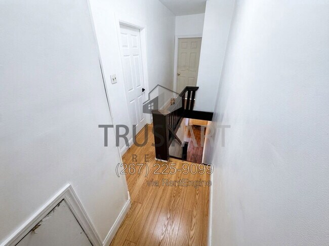 Building Photo - 4747 N Mascher St