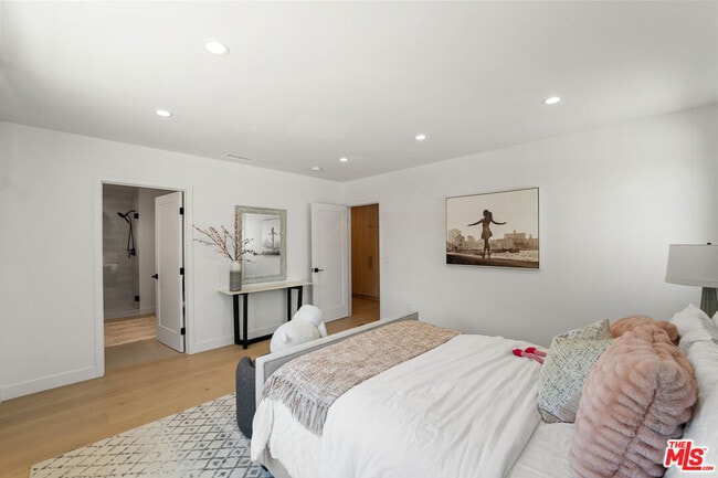 Building Photo - 20215 Lorenzana Dr