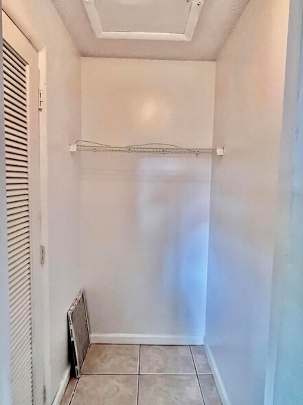 Building Photo - 101 Leisure Lake Cir