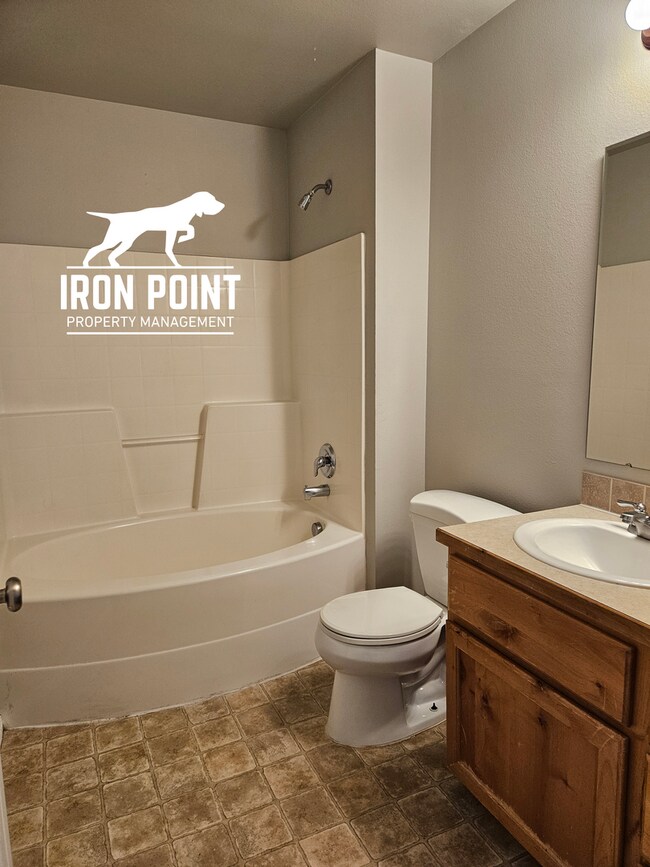 Building Photo - 2008WHITEOAK