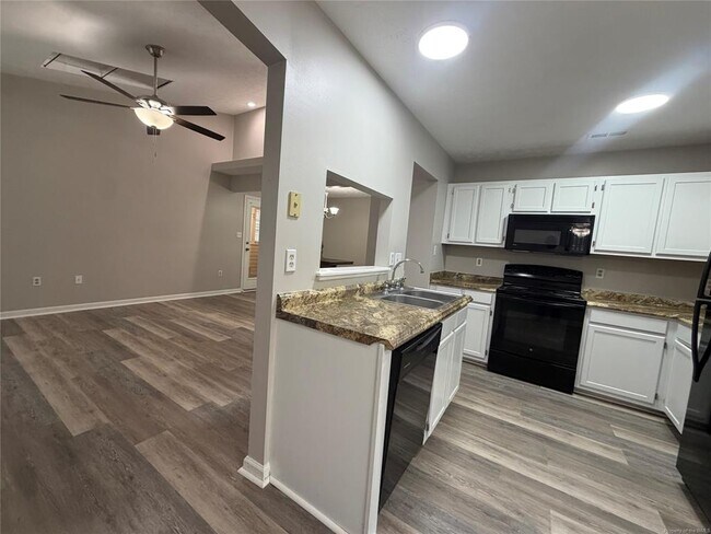 Building Photo - 146 Rain Tree Way