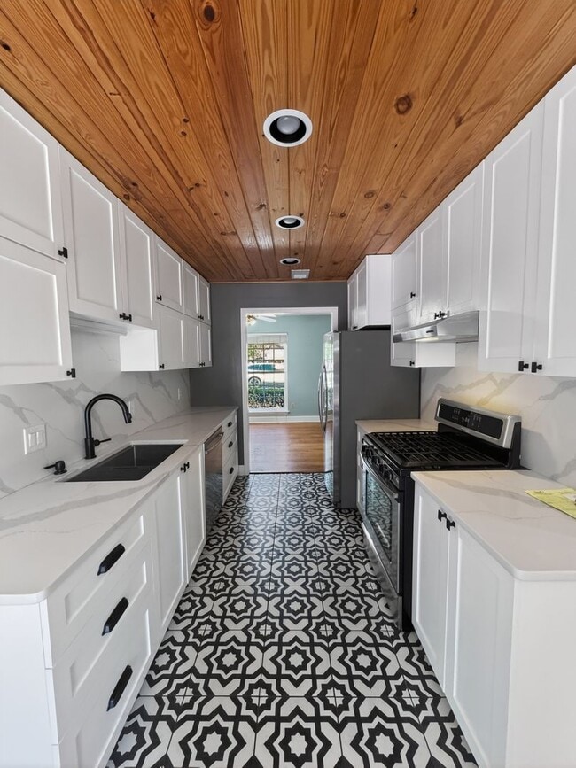 Building Photo - 454 Floyd Cir