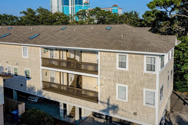 Building Photo - 414 28th Ave N