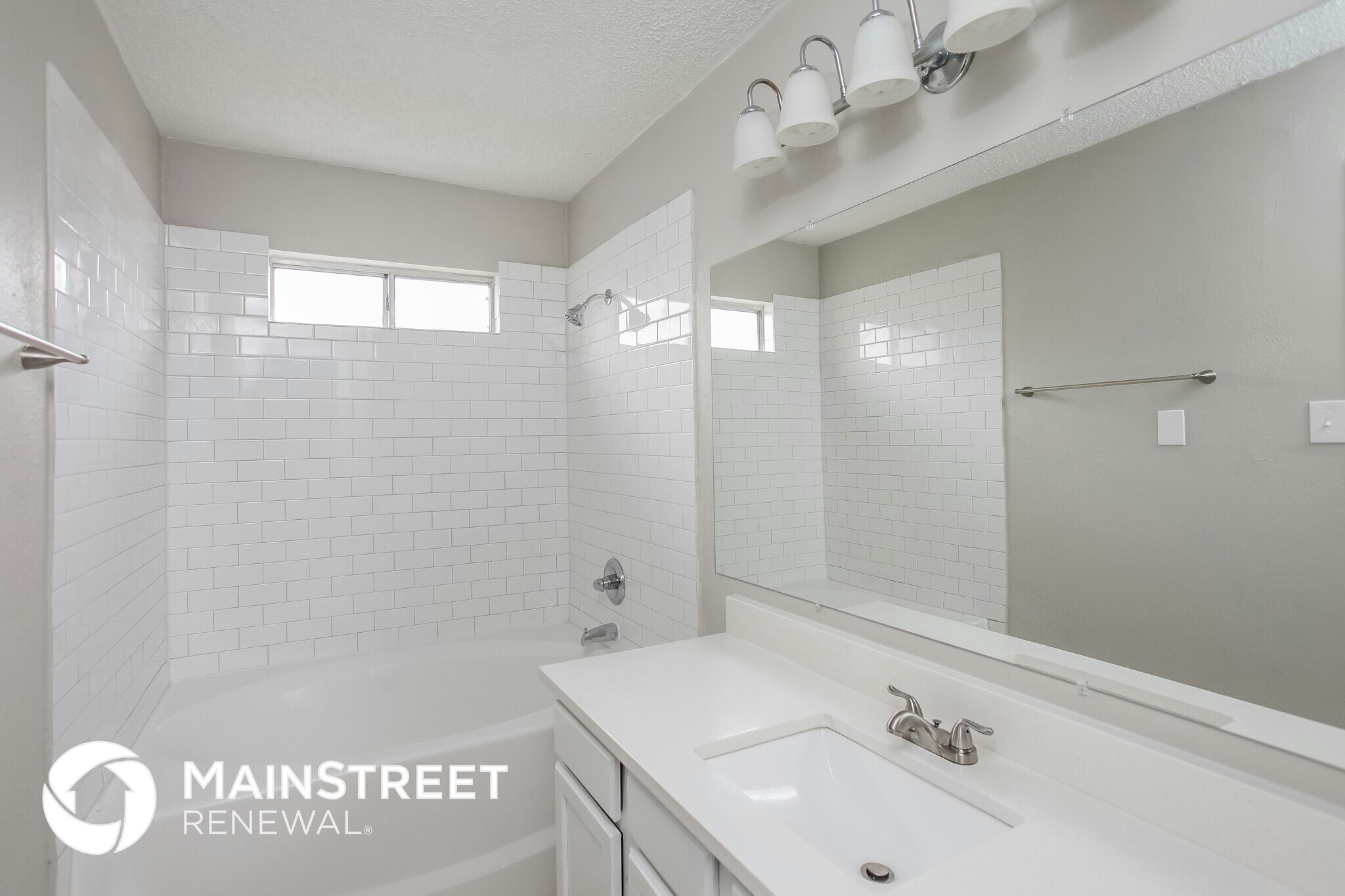 Building Photo - 9054 Chinon