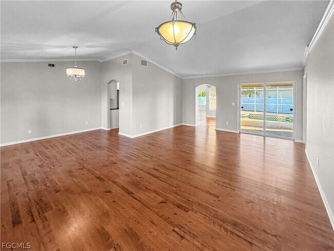 Building Photo - 326 SW 29th St