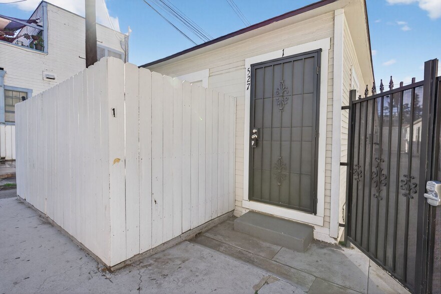 Building Photo - 525 Chestnut Ave