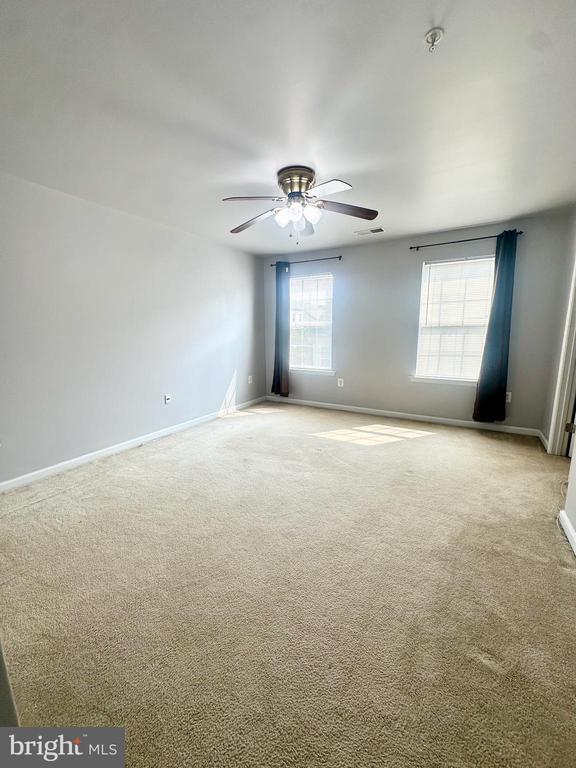 Building Photo - 19 Steeplechase Dr