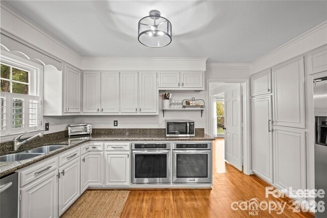 Building Photo - 3900 Braxton Dr