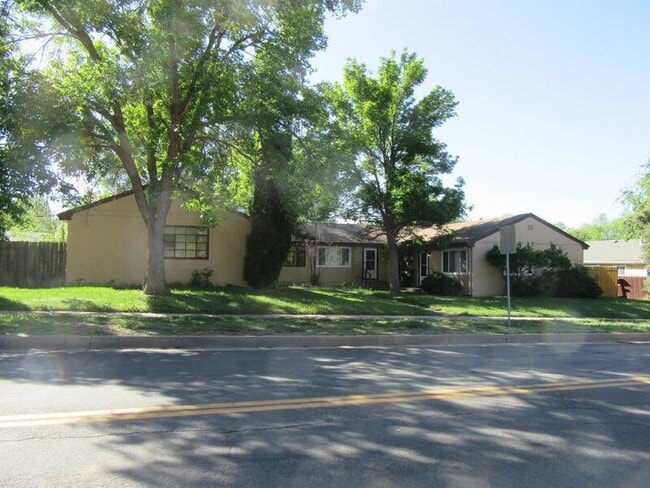 Building Photo - 411 N 30th St