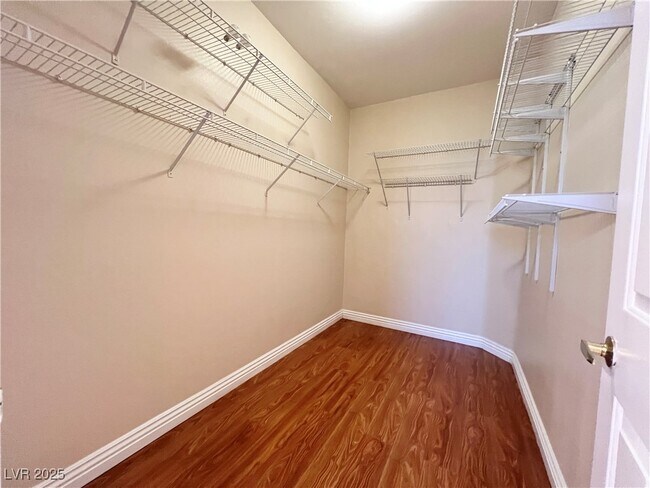 Building Photo - 258 Whitewater Village Ct