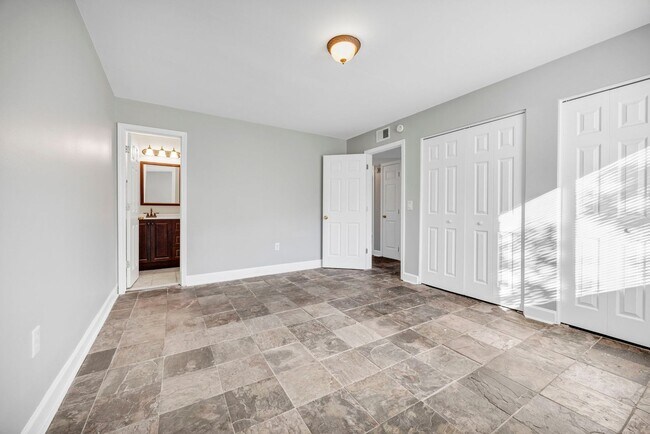 Building Photo - cpg2