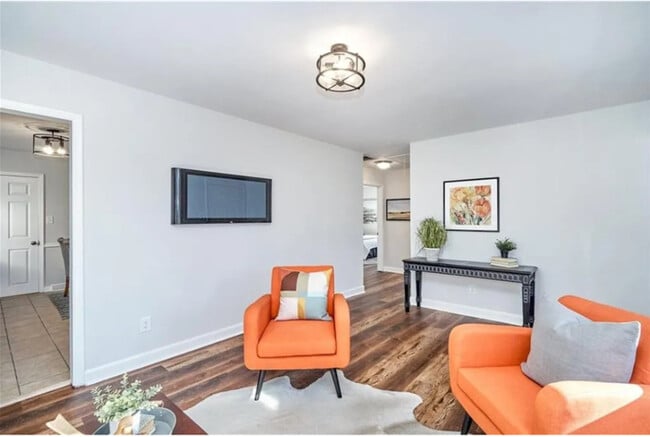 Building Photo - 21507 Court St