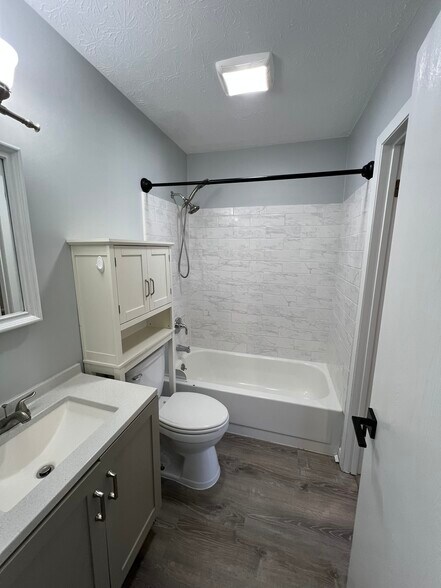 Building Photo - 4403 Valley Quail Blvd S