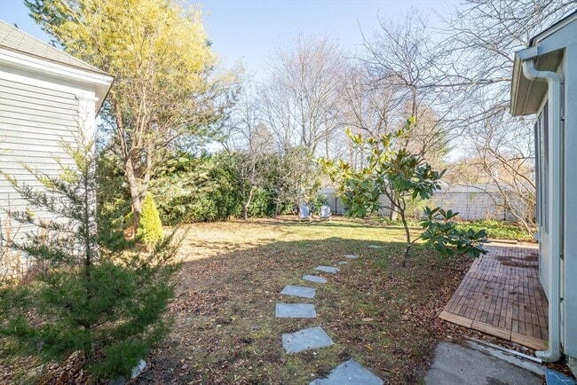 Building Photo - 47 Florence St