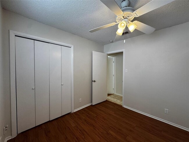Building Photo - 908 Speer Ln