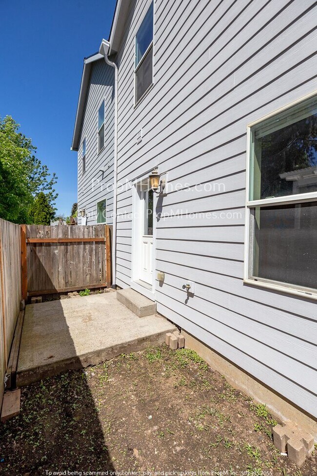 Building Photo - Charming Three Bedroom, Two and Half Bath in PowellHurst-Gilbert Neighborhood!