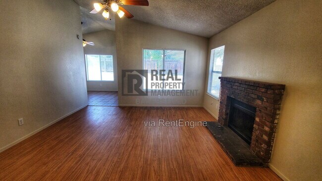 Building Photo - 1108 Delwood Ave