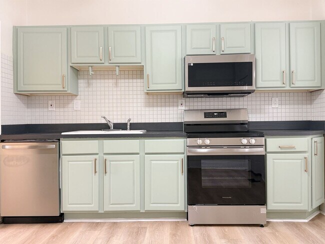 Building Photo - 313-313 NW Martin Luther King Jr Blvd