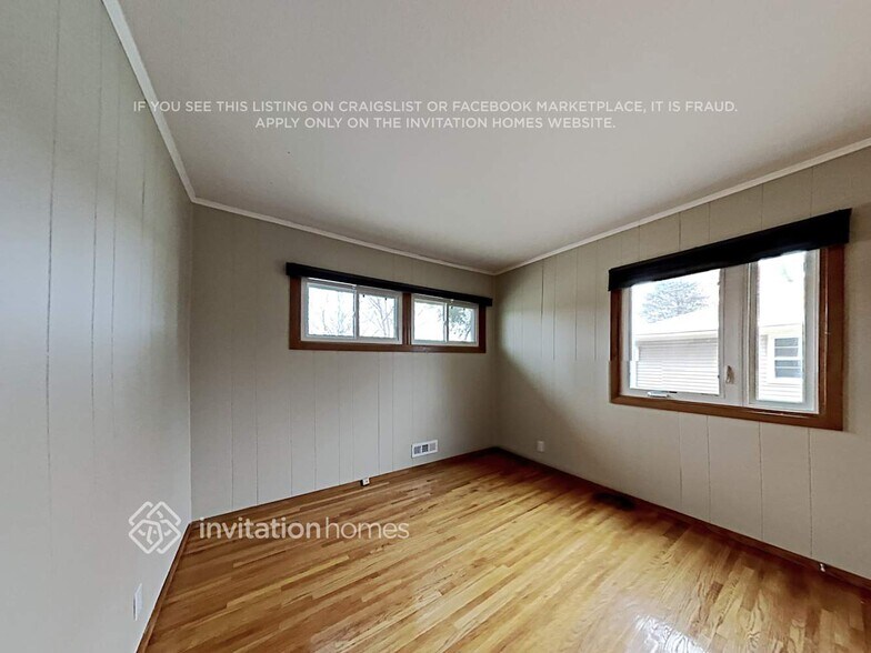 Building Photo - 2911 W 85th St