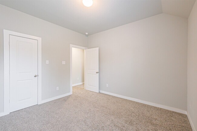 Building Photo - 122 Vine Mint Dr