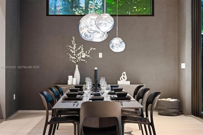 Building Photo - 77 SW 18th Terrace