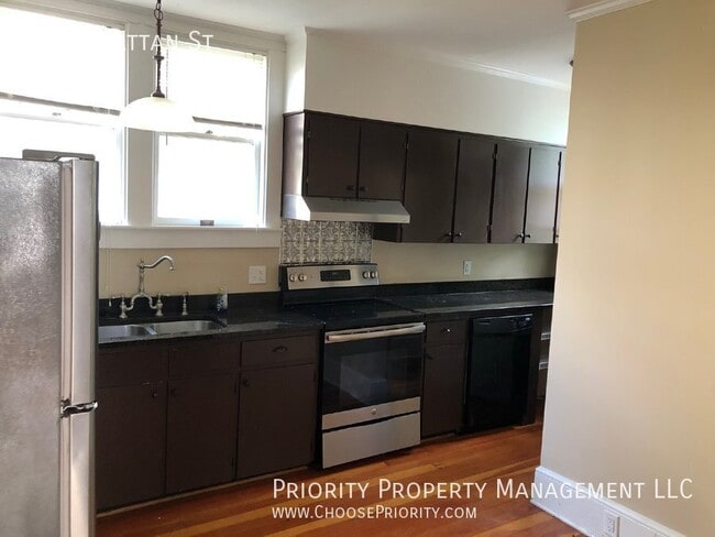 Building Photo - 86 E Grattan St