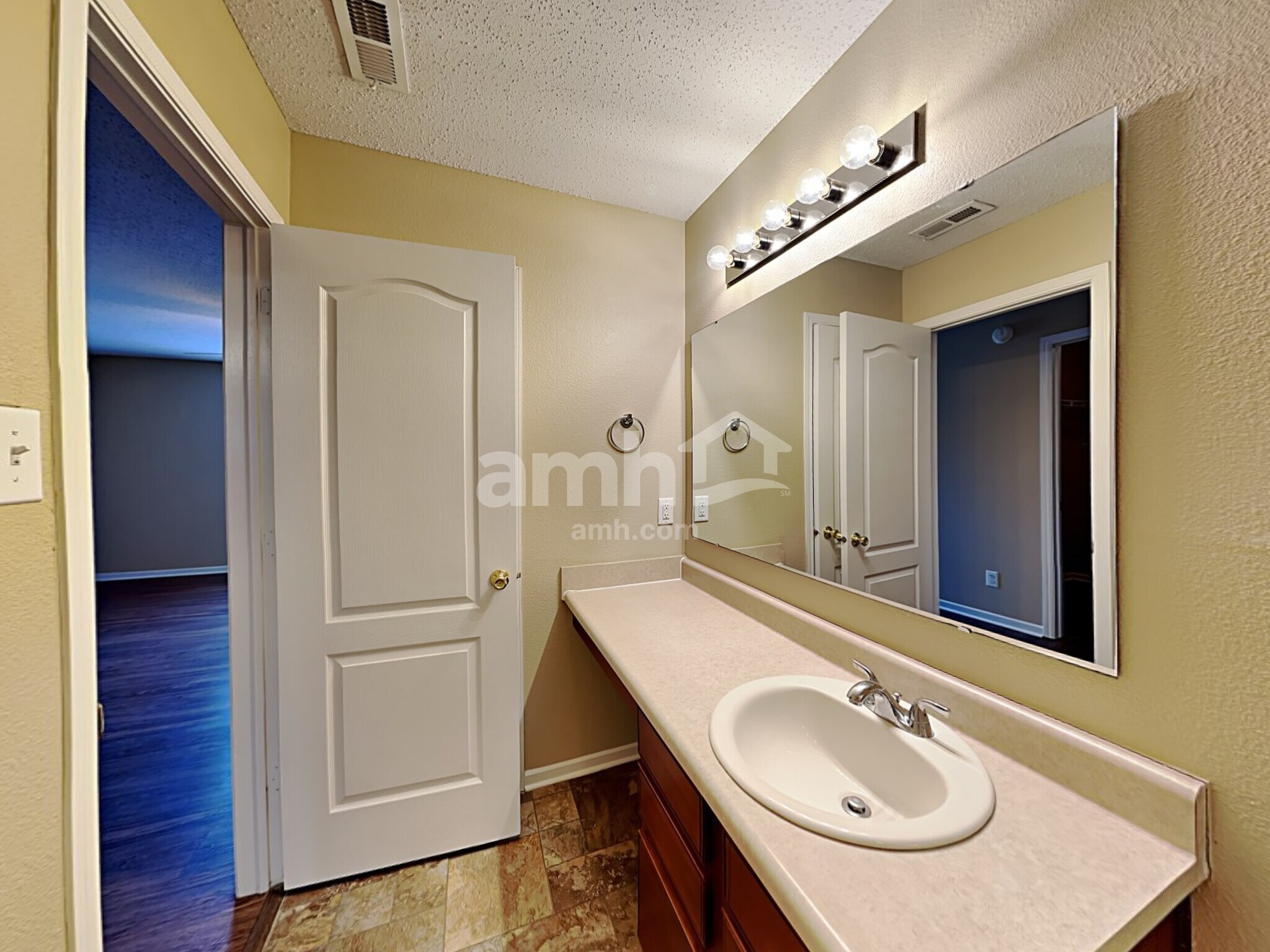 Building Photo - 6847 Tadpole Ct