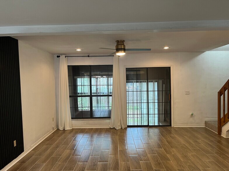 Building Photo - 5868 SW 8th Pl