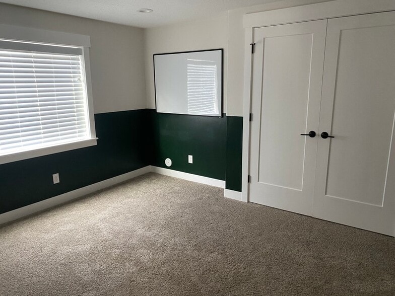 Building Photo - 909 Burke Ln