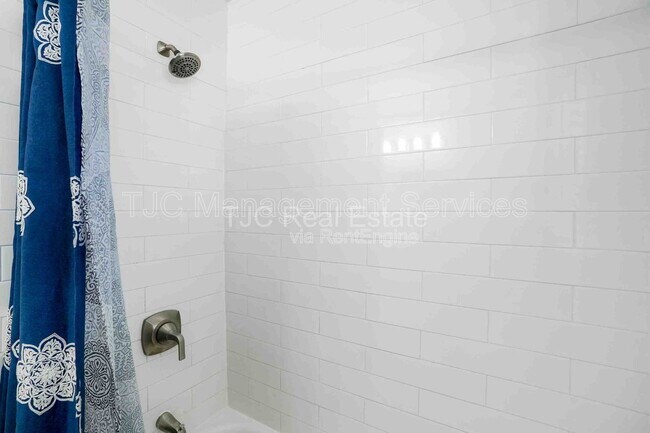 Building Photo - 1741 Newark St