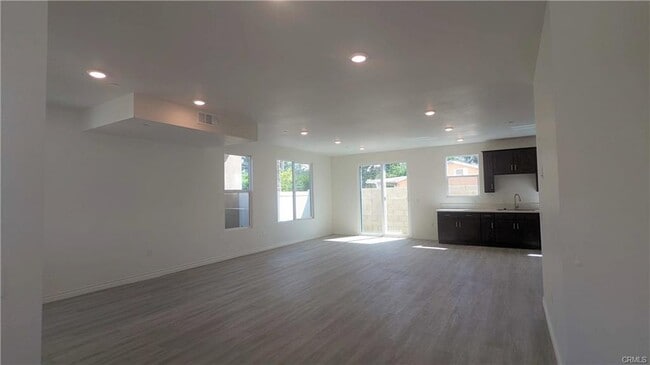 Building Photo - 15126 Logos Ct
