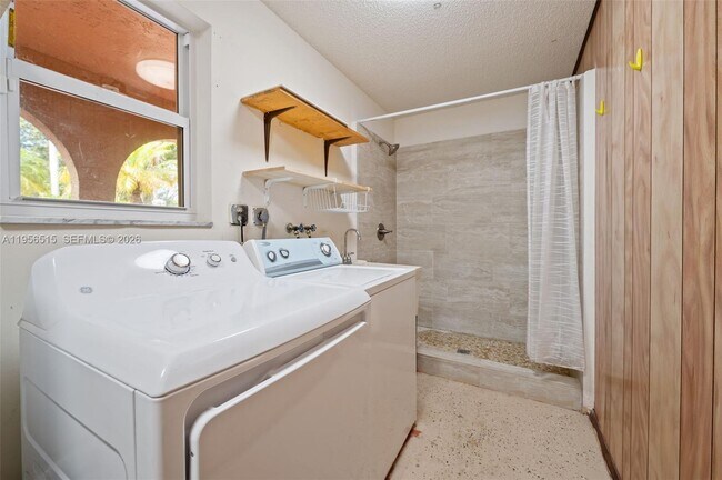 Building Photo - 11400 NW 19th St