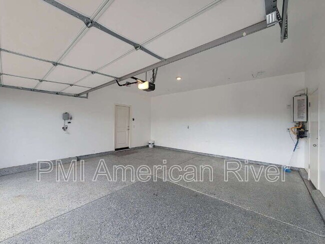 Building Photo - 2053 Skipper Cv Wy