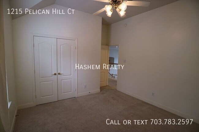 Building Photo - 1215 Pelican Hill Dr