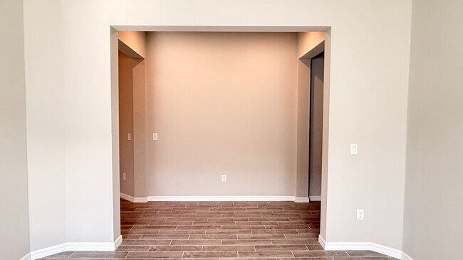 Building Photo - 5911 Fieldmoor Ct