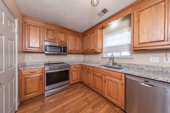 Building Photo - 203 Bruton Dr