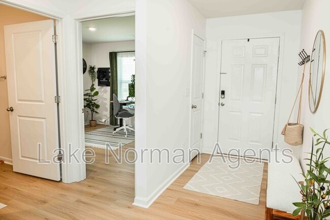 Building Photo - 2880 Sherrills Strm Dr