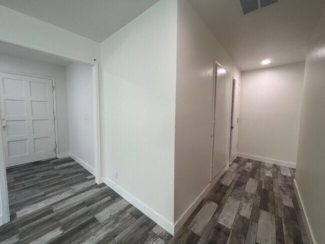 Building Photo - 1253 Ironbridge Way