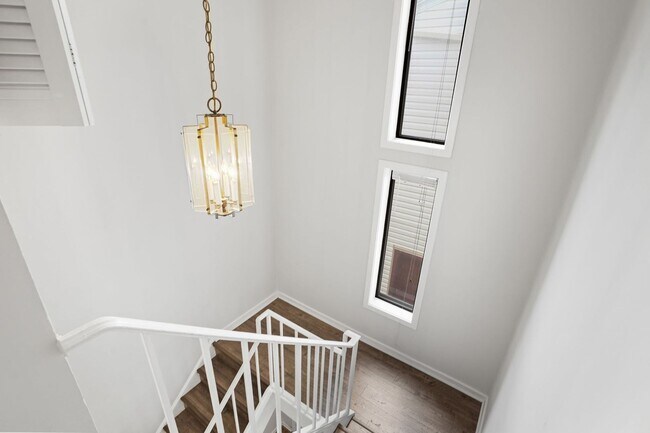 Building Photo - Modern Comfort in Sought-After Gaithersburg